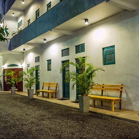 Colombo Beach Hostel By Nomadic Dehiwala-Mount Lavinia Exterior foto