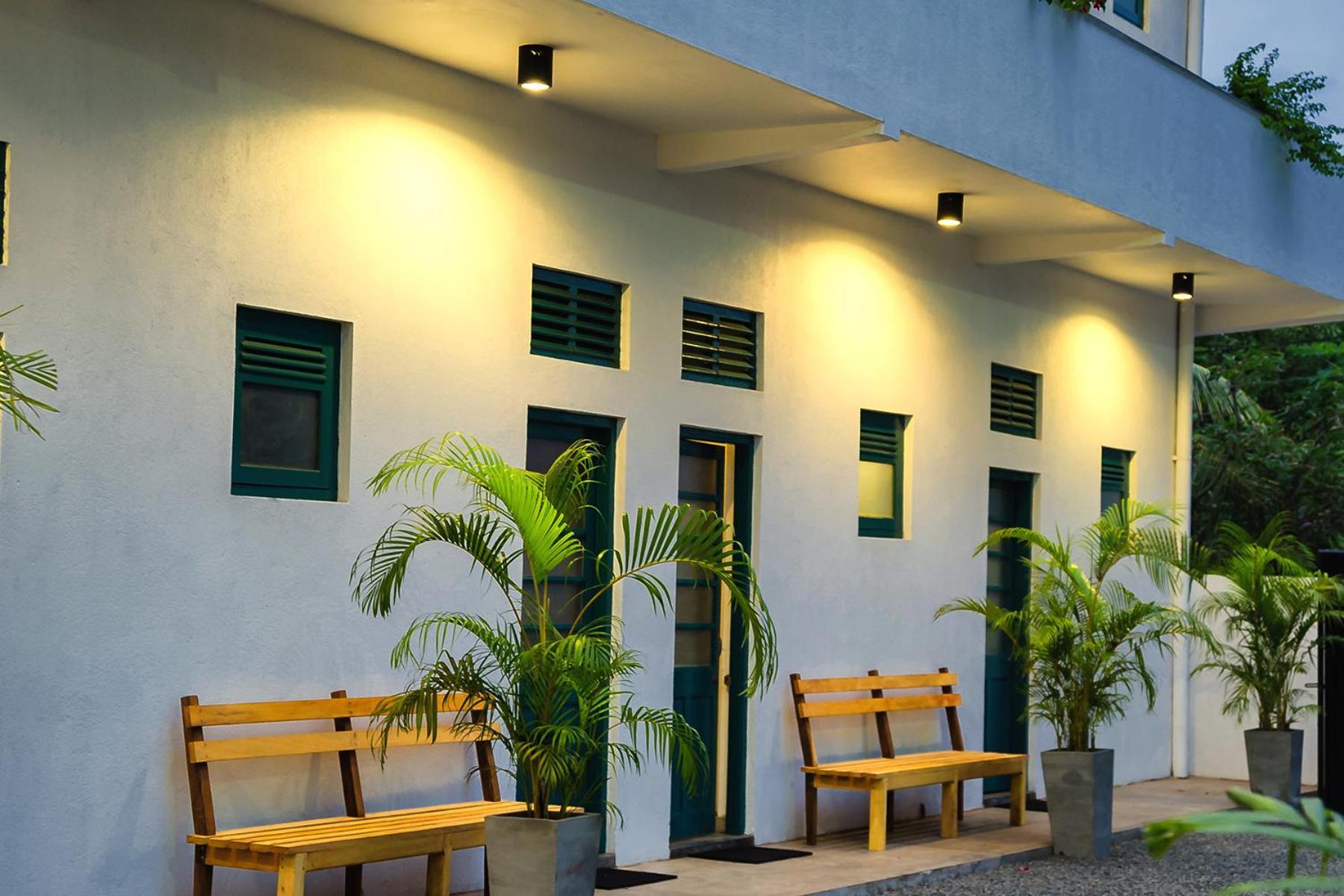 Colombo Beach Hostel By Nomadic Dehiwala-Mount Lavinia Exterior foto